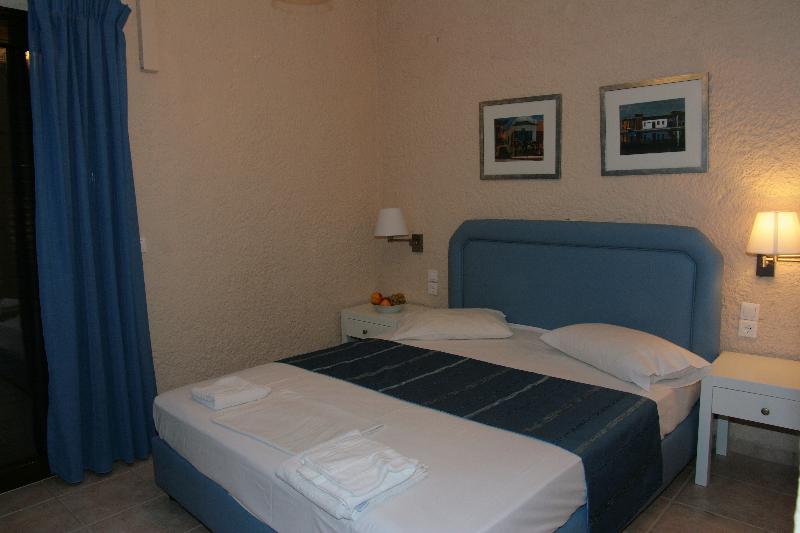 Perla Hotel Agia Pelagia  Esterno foto