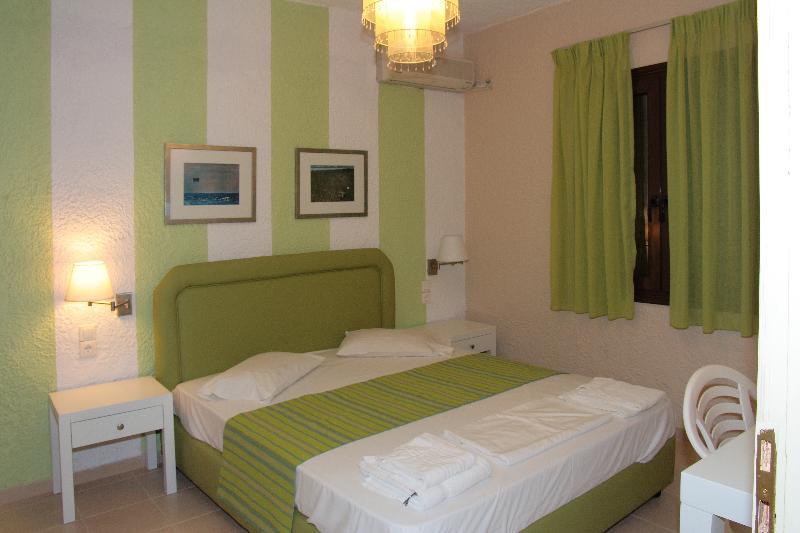 Perla Hotel Agia Pelagia  Esterno foto